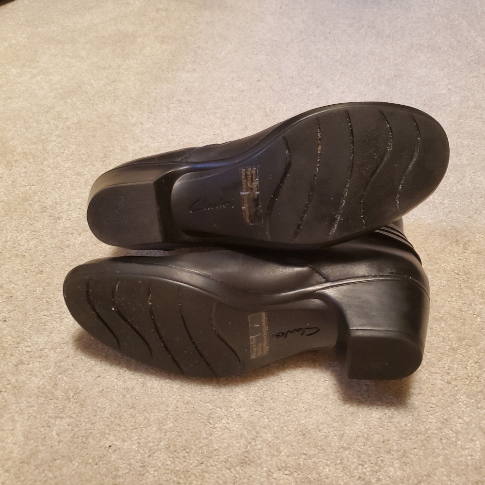 Clarks Booties - Picture 6 of 7